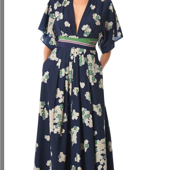 Elegant Floral Kimono-Style Dress in Navy - Picture 4 of 12